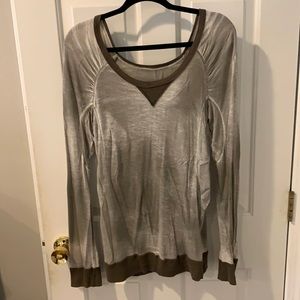 Free people women’s tie-dye top olive and white size small but oversized